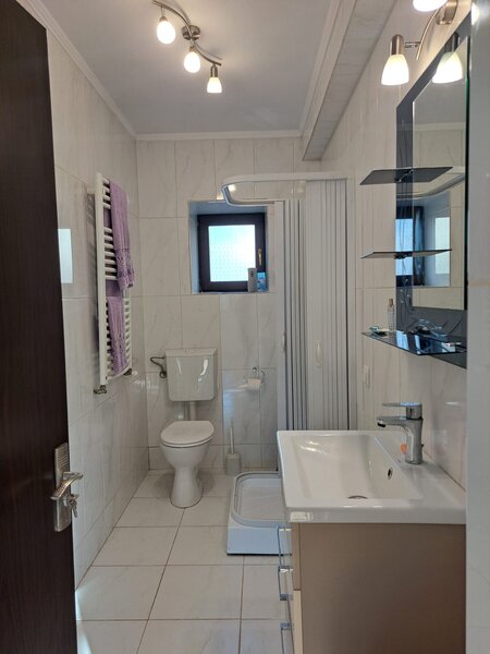 Safirului Bragadiru Vila P+1, 4 camere, 2 bai, sp 112 mp,teren 300 mp,