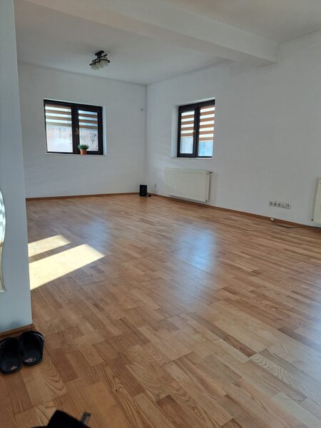 Safirului Bragadiru Vila P+1, 4 camere, 2 bai, sp 112 mp,teren 300 mp,