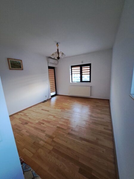 Safirului Bragadiru Vila P+1, 4 camere, 2 bai, sp 112 mp,teren 300 mp,
